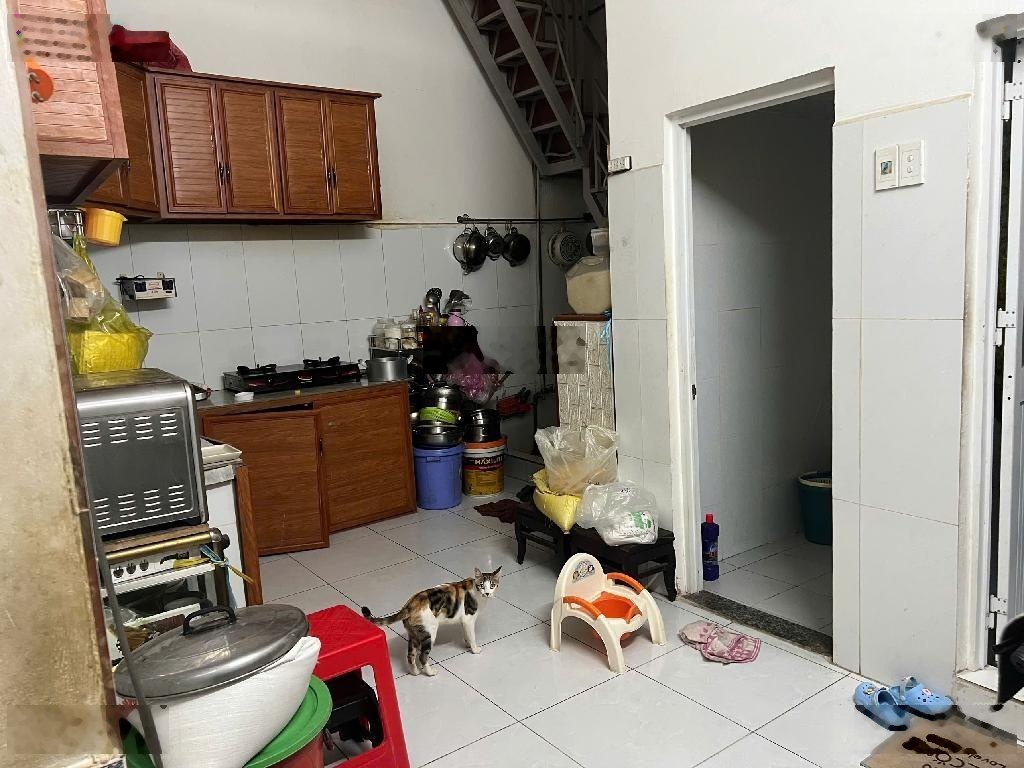 Chỉ 6,9 tỷ - mtkd- nhà 2 tầng- 5x18,5m-4pn -hẻm xe tải 7m - hồ học lãm - cạnh kdc nam hùng vương