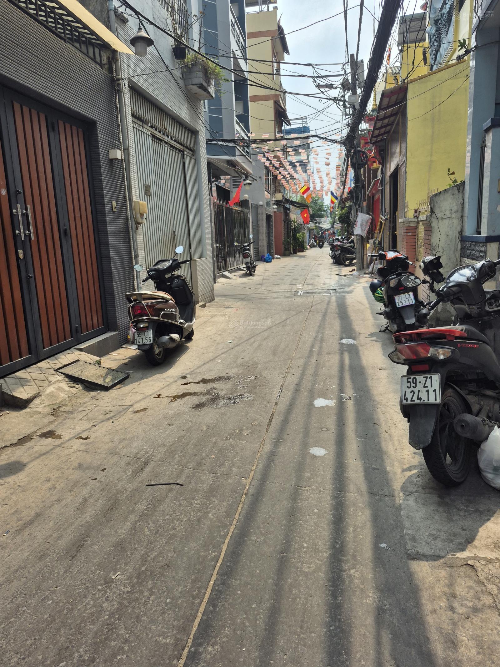 Nhà đẹp q4- hẻm 4m thông thoáng- 49m2 - 4 lầu đúc- chỉ 6 tỷ nhỉnh