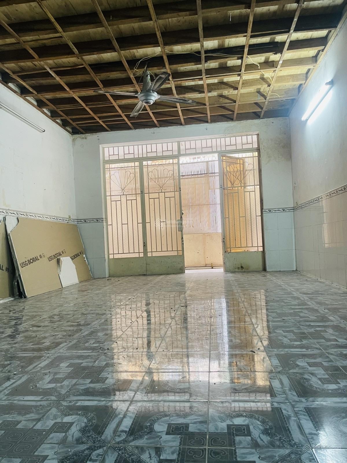 Nhà mặt tiền - gần metro - cách mạng tháng tám-ngang 7m - 186m2 - giá 20,8tỷ-lh 0949351891 mr toản