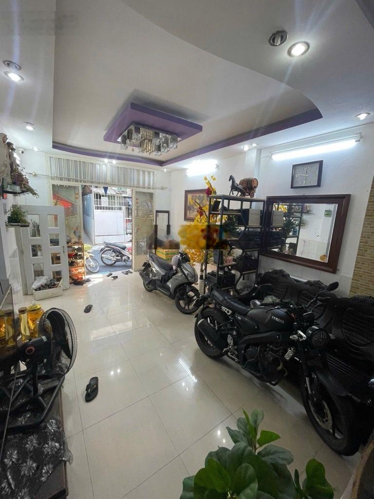 Bán nhà Âu Cơ, Tân Bình, 5 x 15m, giá nhỉnh 9 tỷ, 3 tầng