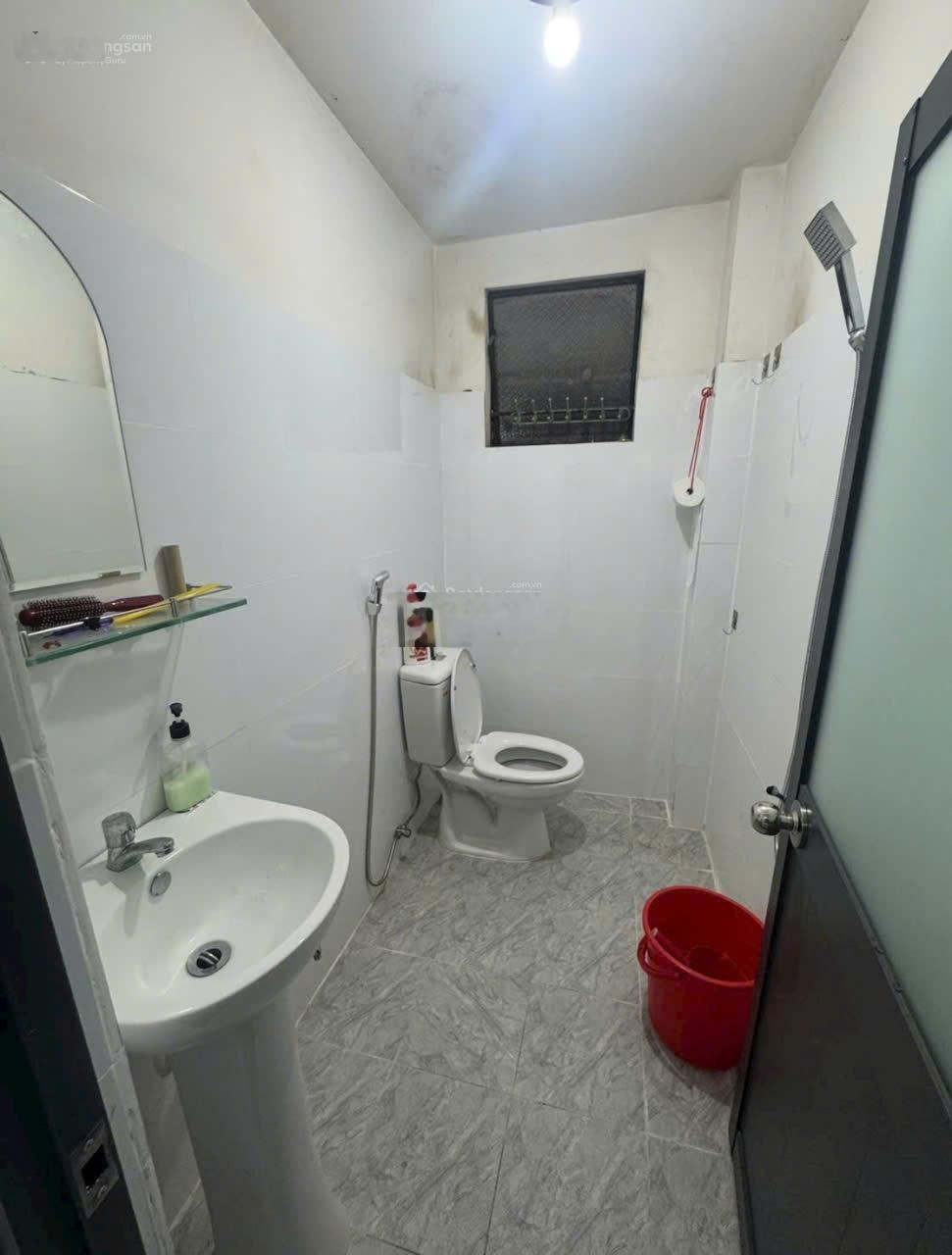 Bán chung cư Hoà Bình, ngay công viên bờ sông, sổ sẵn chỉ 1tỷ020