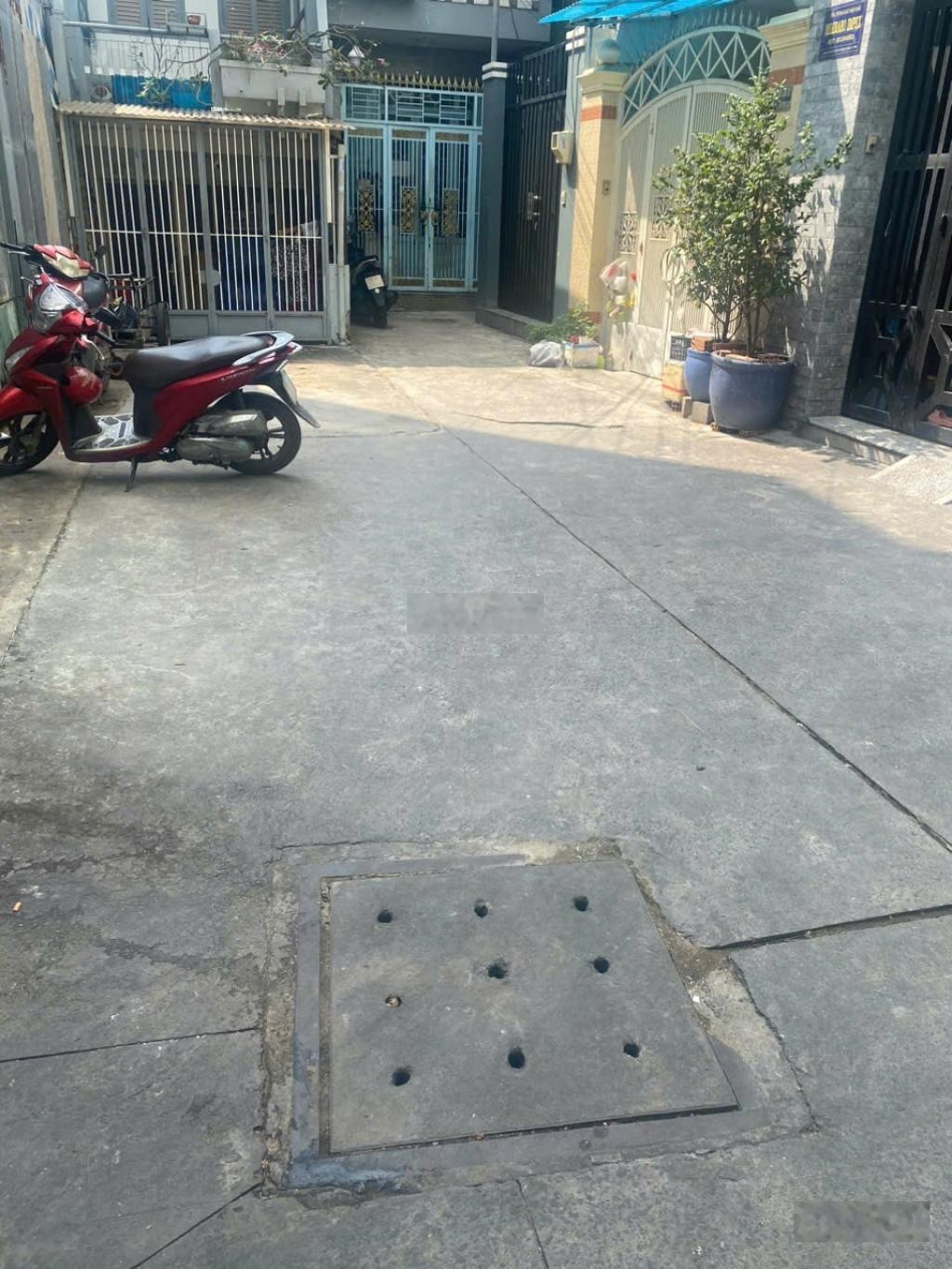 Mua nhà nát tặng đất 138m2 (4 x 34.5m) Nguyễn Thị Tần, Q8, nhỉnh 9 tỷ