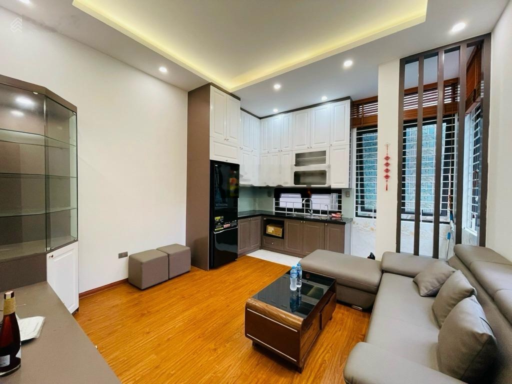Bán nhà Minh Khai, 35m2, 8.6 tỷ, 5 tầng, ô tô đỗ cửa, sổ đỏ chính chủ, đẹp, nhà thoáng