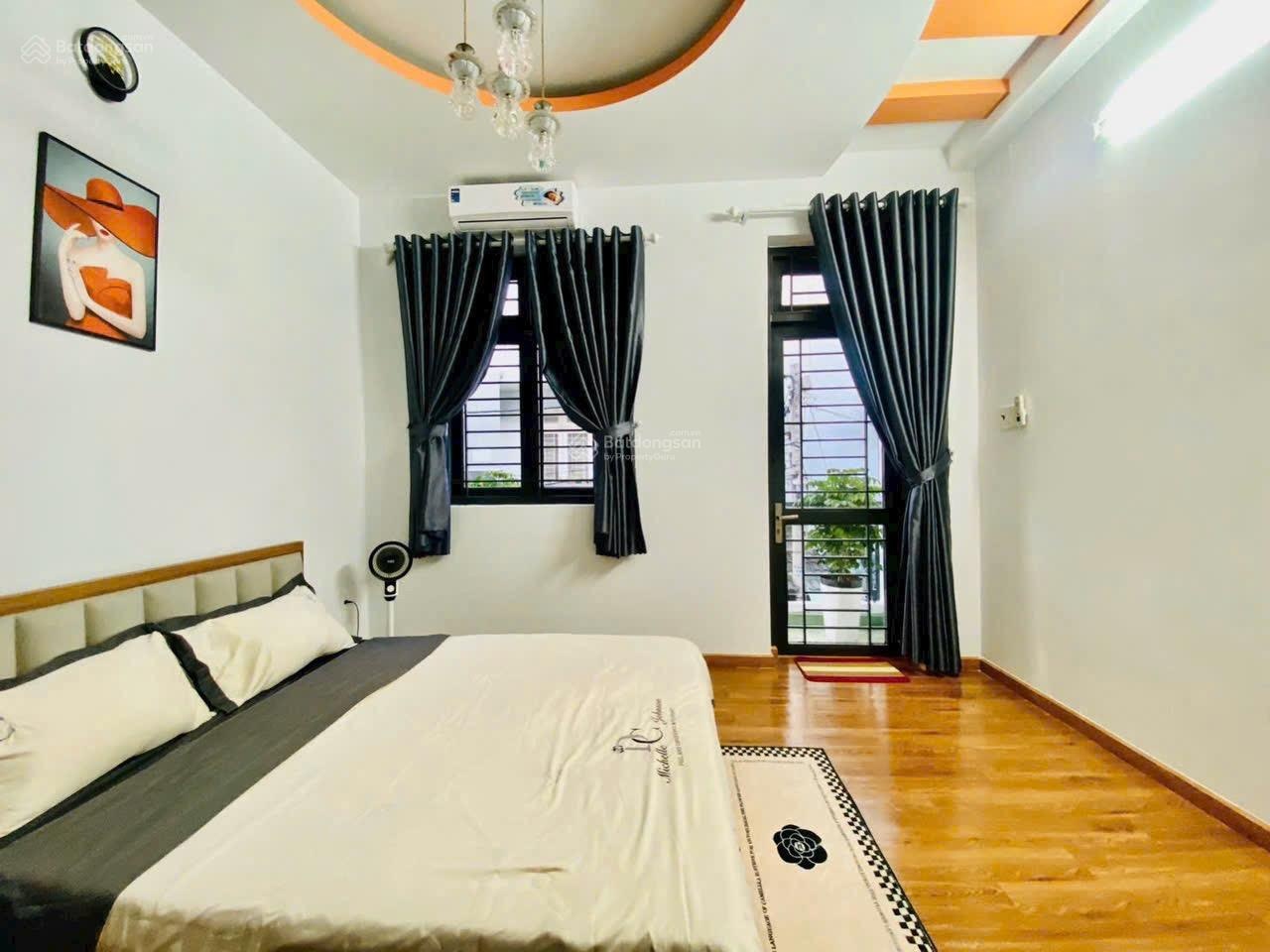 Diện tích to 3 tầng lầu bề thế- hẻm xe tải- 4 phòng ngủ đường Phạm Văn Chiêu- ngay nhà thờ Thạch Đà