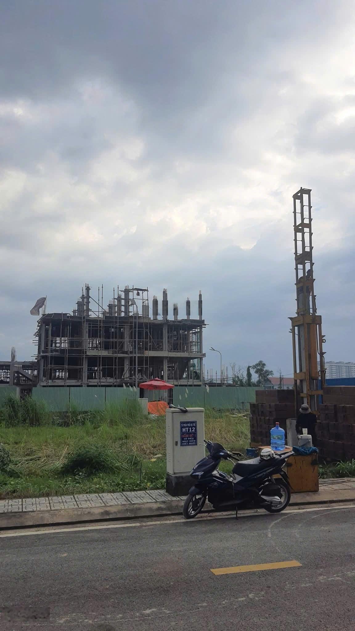 Cần bán đất xây tự do ngay Võ Văn Kiệt khu compoud, có sẵn sổ đỏ, anh chị xây tự do chỉ 5,4 tỷ