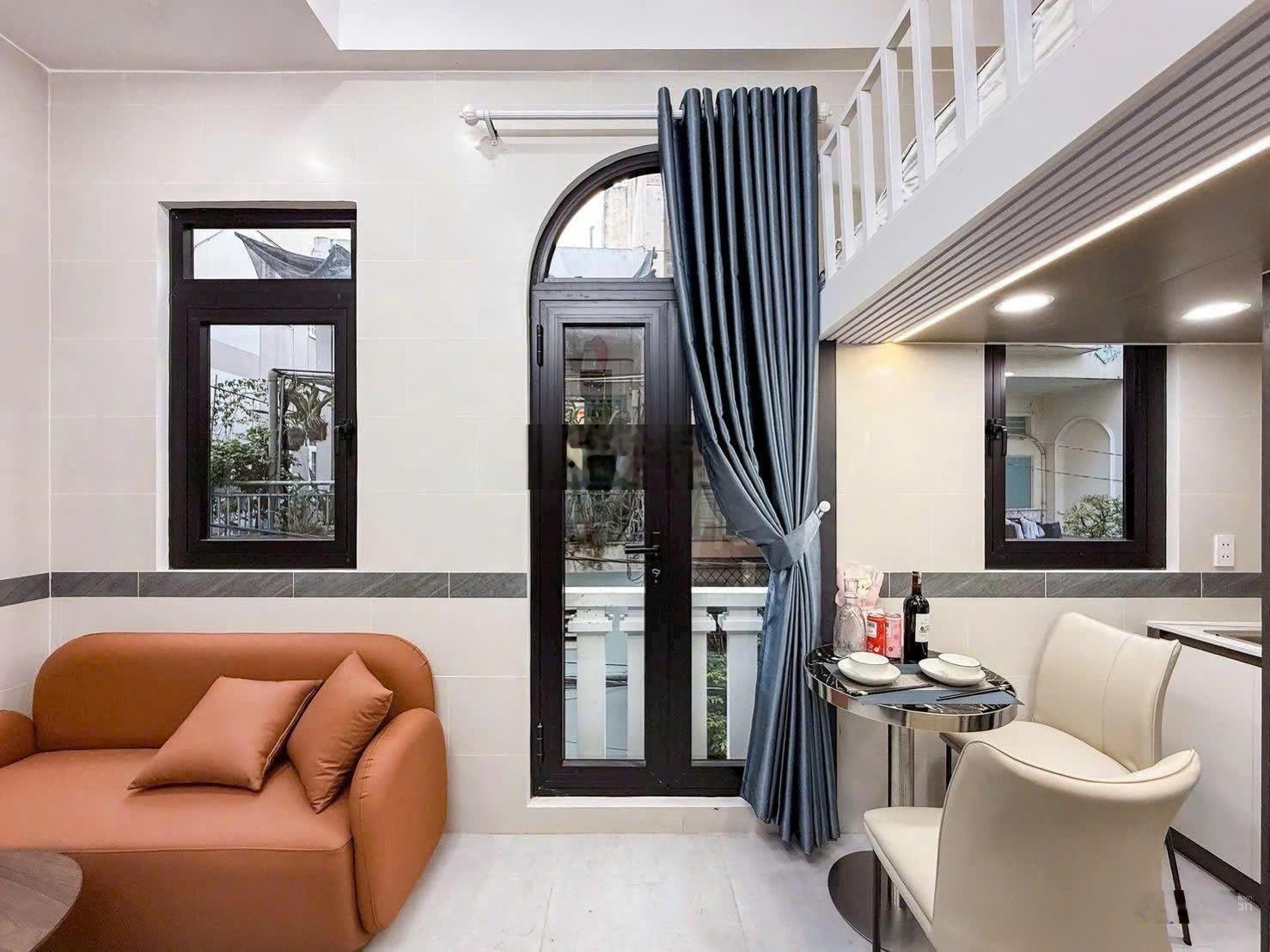 Xuất cảnh bán gấp - Bán nhà Duy Tân 90m² 5 tầng - 18.5 tỷ