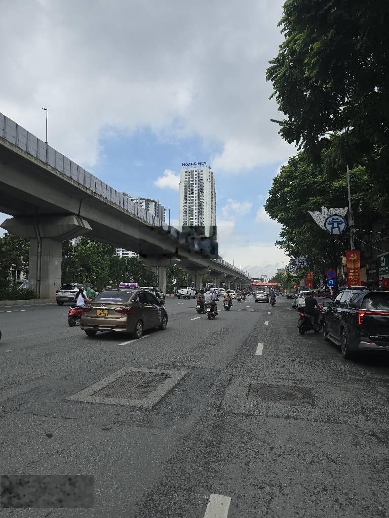 Nhà 3 tầng - ô tô đỗ cửa - Vũ Trọng Phụng - kinh doanh - giá đầu tư.