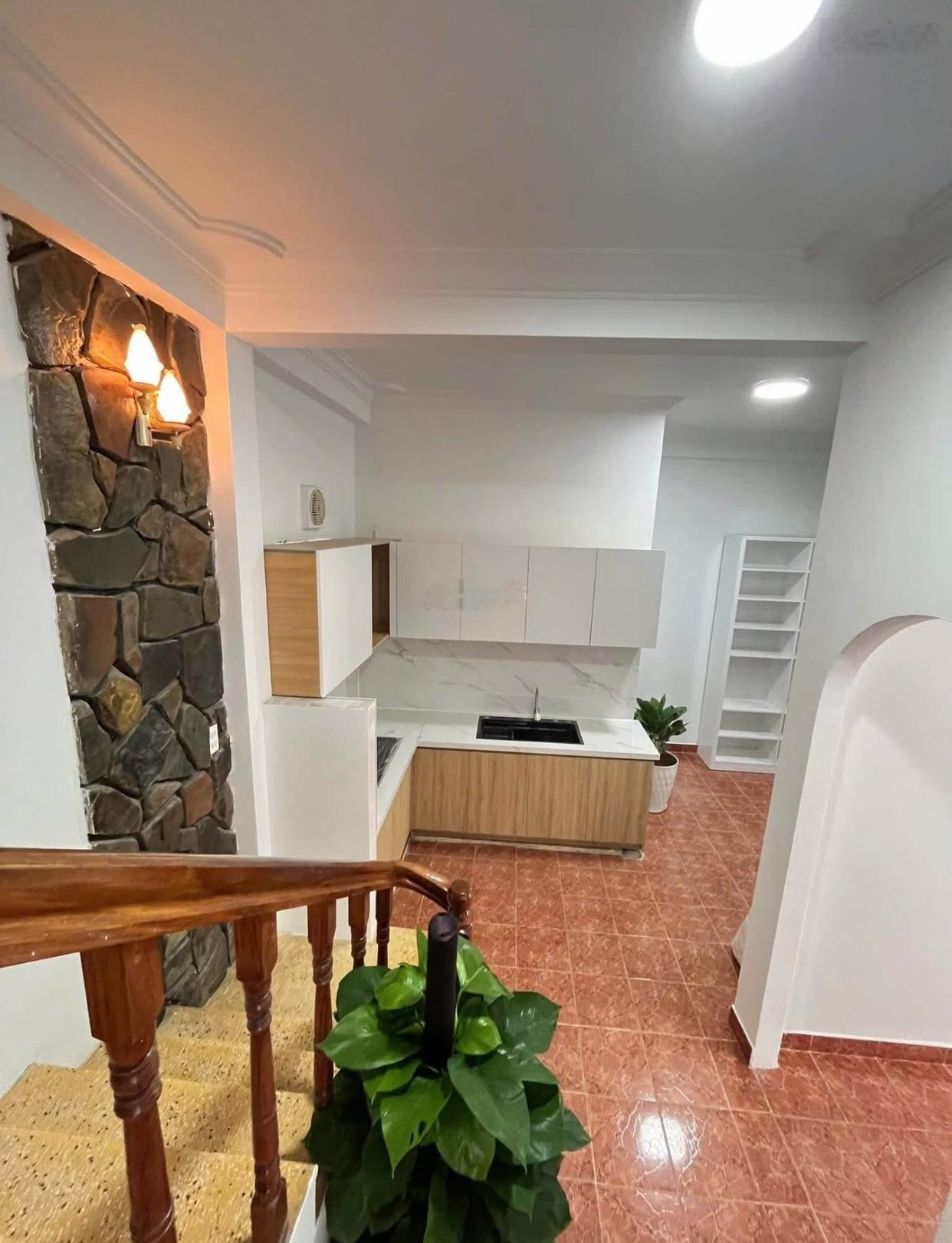 Nhà đường pasteur, p.4 - trung tâm đà lạt - xe hơi vào tận nhà