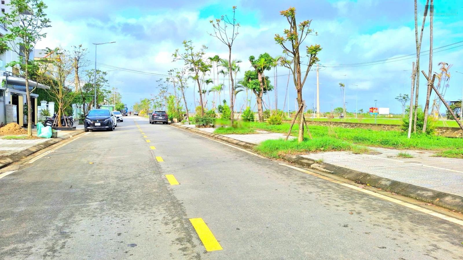 Chính chủ bán lô đất nền huế đẹp 70m2 đường 16m view kênh cho người có gu