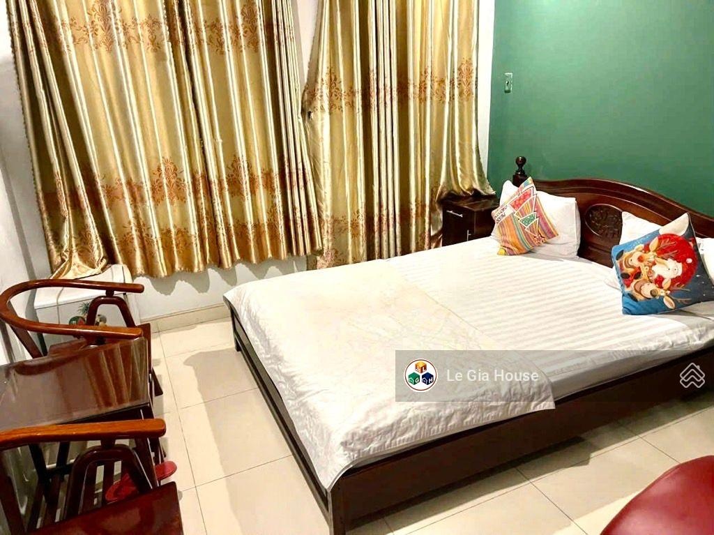 Bán 2 căn lô góc, 3 mặt tiền đường chính, đối diện công viên kdc đông thủ thiêm p. bình trưng