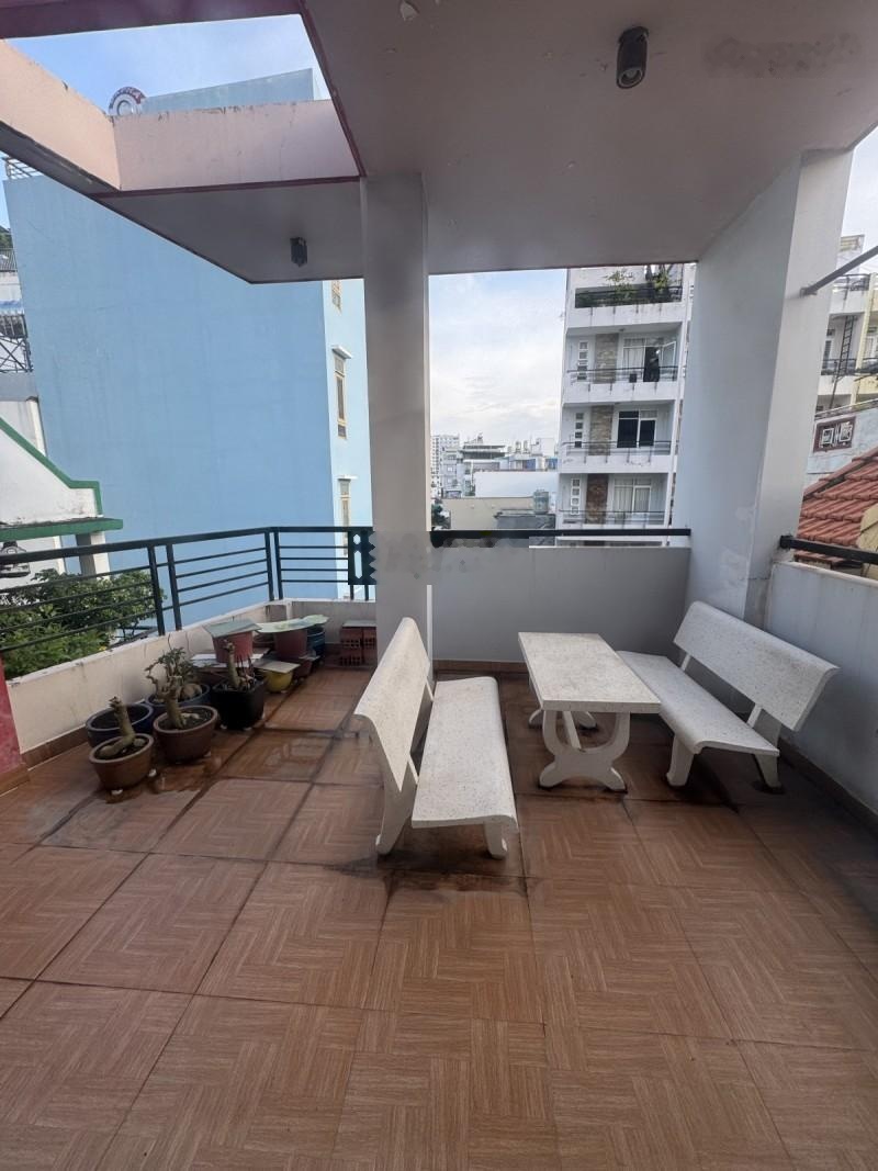 Nhà 4 tầng mới đẹp HXH khu Phan Xích Long Phú Nhuận, mặt tiền thụt căn góc 80 m2 có 6 PN cao cấp