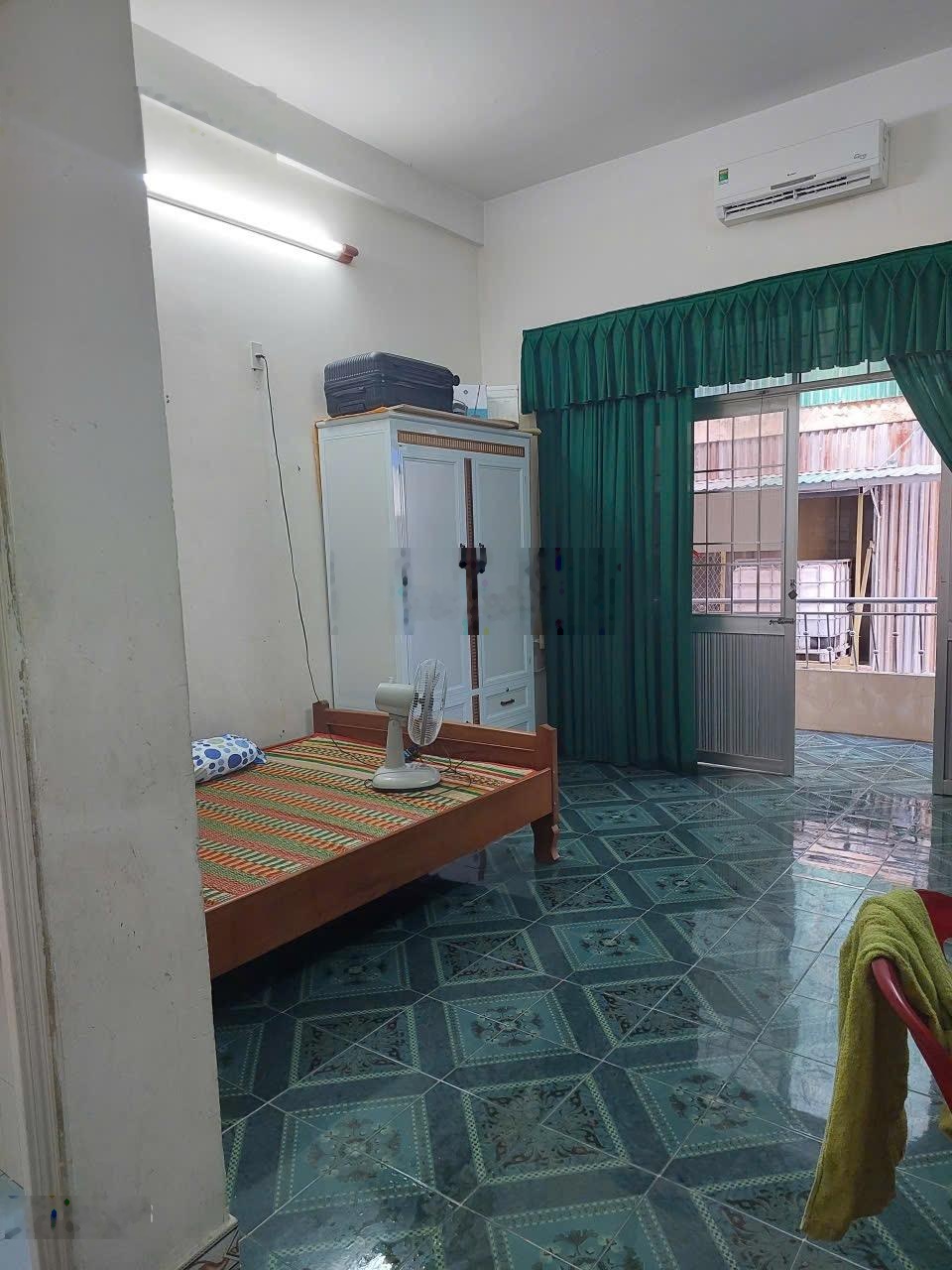 Giá 23tỷ6 Nhà 3 lầu hẻm Trần Phú Nha Trang, cách biển 100m, ngang 8m, hẻm rộng 3,5m