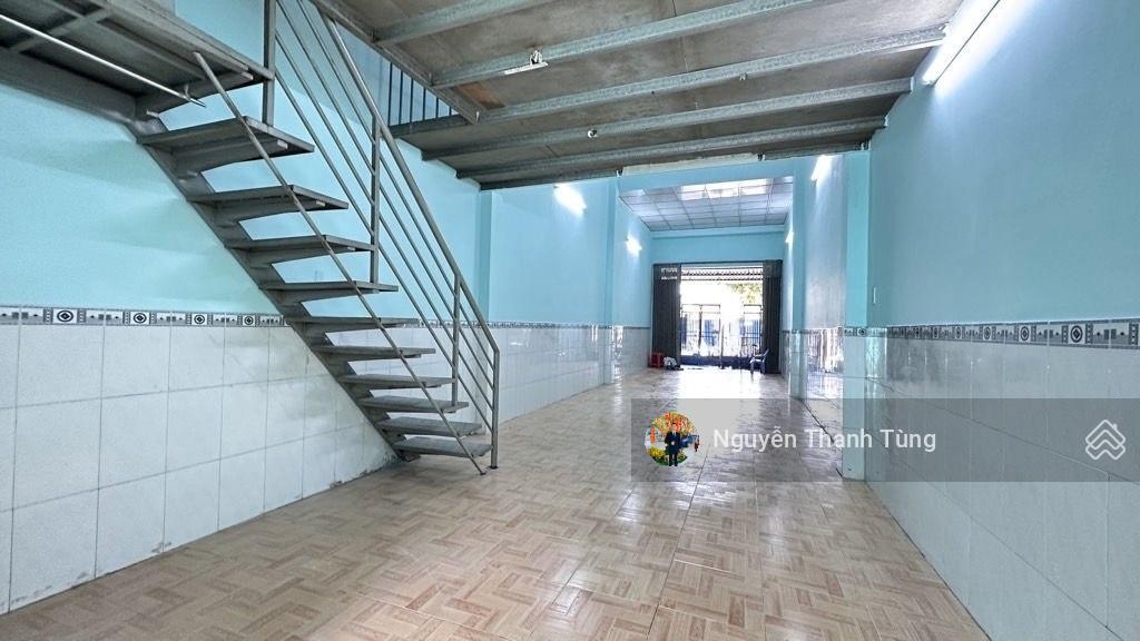 Mặt tiền kinh doanh Đường TRẦN THỊ CỜ, DT 85m2 (4 x 22), Nhà Cấp 4 có lửng, đường 20m có vỉa hè.