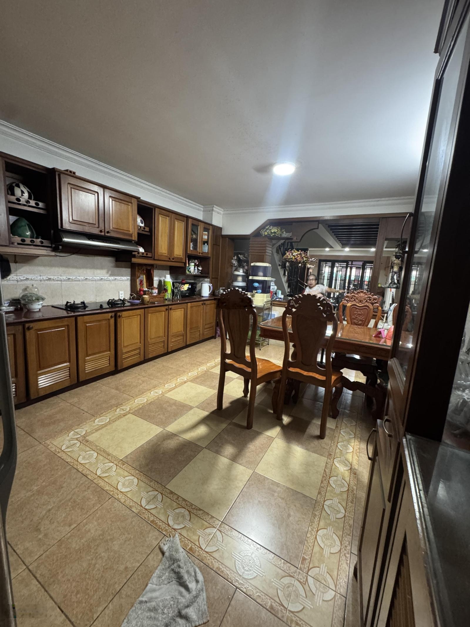 Nhà mặt tiền khu vip tân thành . diện tích :4x20m, 5 tầng btct, nội thất cao cấp .