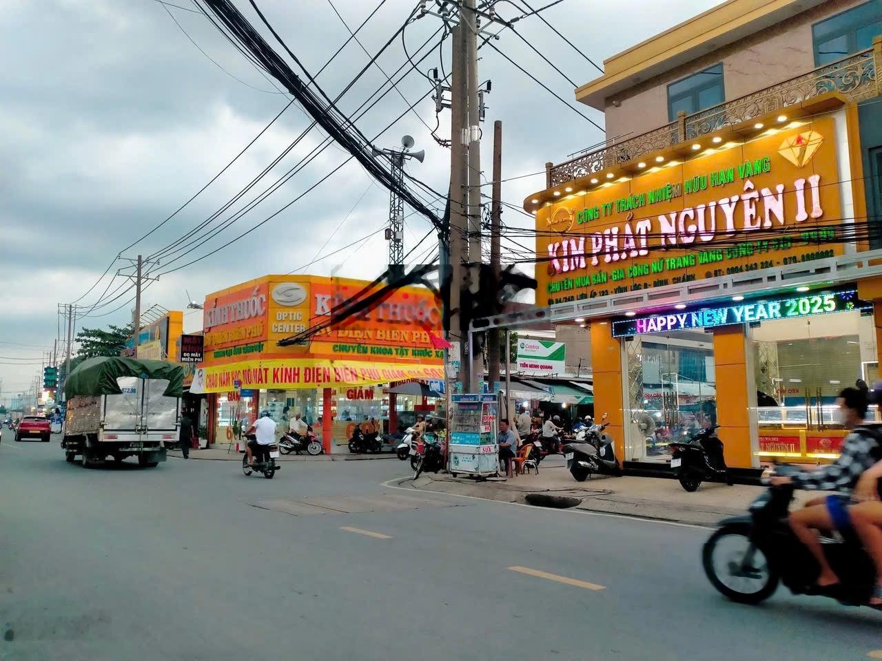 Nhà SHR 4*20m 2/Võ Văn Vân 3Pn 2WC lh 0762717499 xem nhà