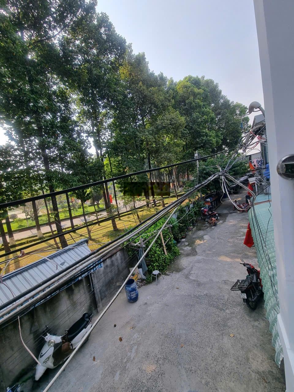 Nhà sổ hồng riêng, vị trí đẹp, trung mỹ tây, quận 12 giá: 4 tỷ 250 triệu