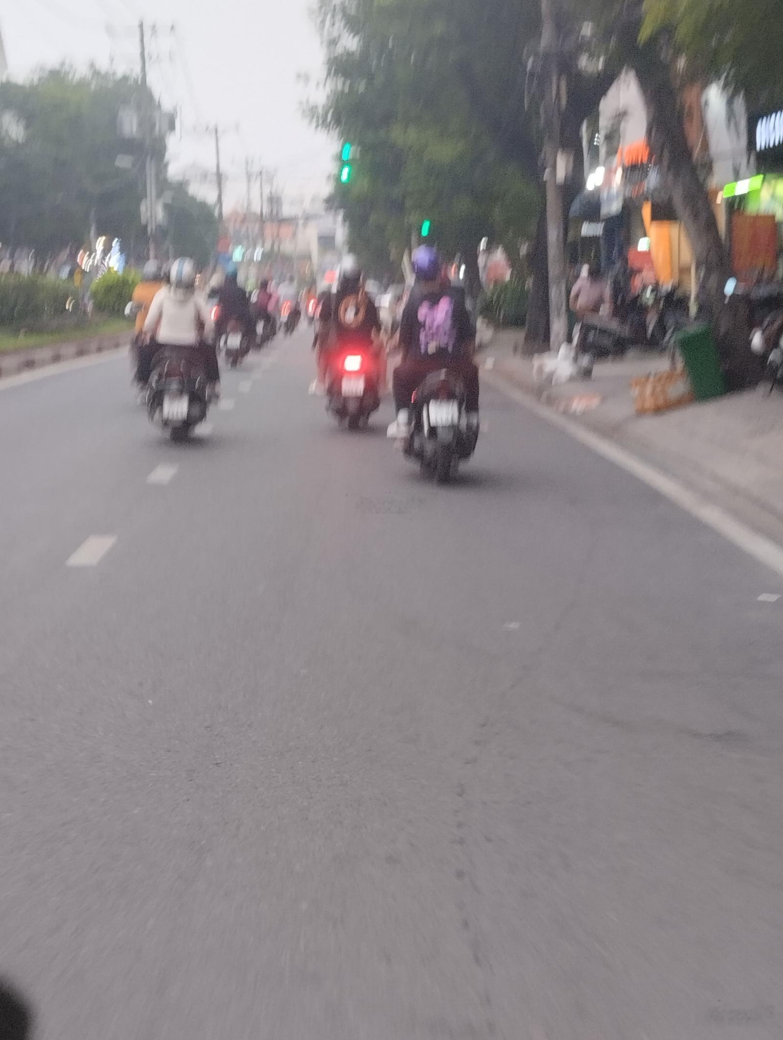 Hẻm 4m - sát mt lạc long quân - nhà mới đẹp - 2 tầng - 47m2 - gần bv thống nhất