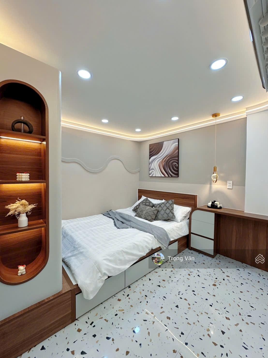 Căn góc 3 tầng 5pn full nội thất - khu thời trang Q3 - trước nhà 5m. Chỉ 7,65 tỷ