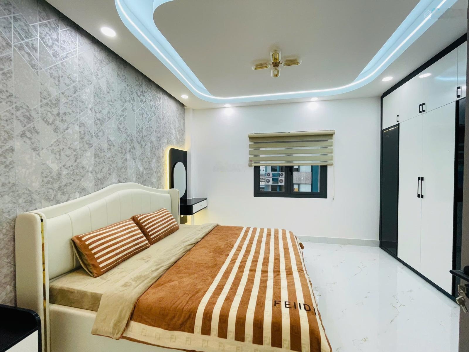 Nhà phố cao cấp mới tinh 5 tầng gần đại học giao thông- huỳnh thị hai- tân chánh hiệp, q12.