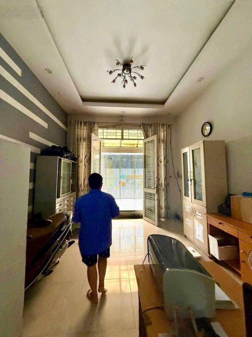 Toà nhà văn phòng công ty đường Nguyễn Văn Công P3GV 4x16 có 5 tầng 7 phòng làm việc và kho 7.35 tỷ