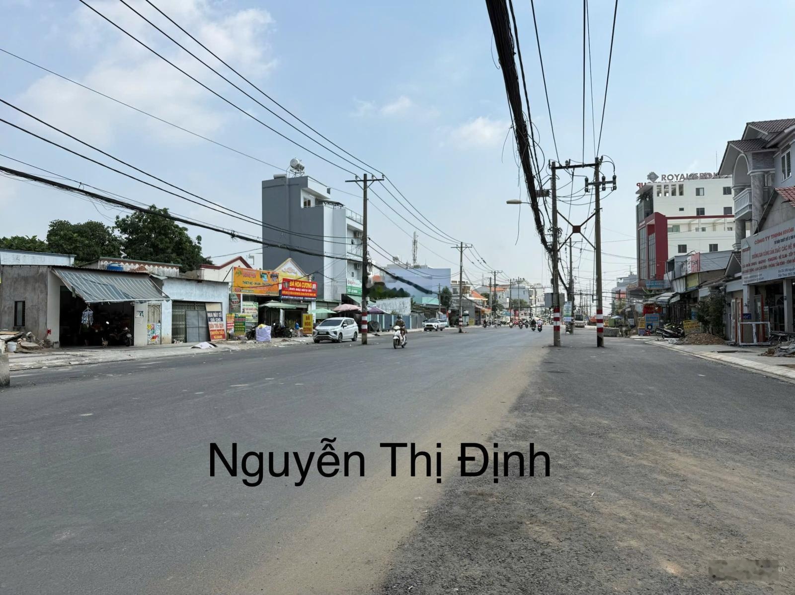 Cần Bán căn nhà nát MT Nguyễn Thị Định gần UBND P.Cát Lái, đường đã miwr rộng 30m 50 tỷ