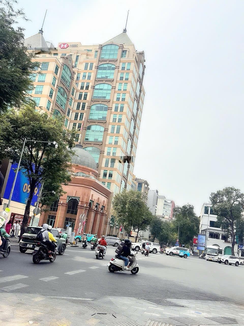 Bán nhà 2 tầng mặt tiền đ.Nguyễn Du, Bến Nghé, Q.1- dt 4m*15m- hdt 1,1 tỷ/năm- view Nhà Thờ Paris