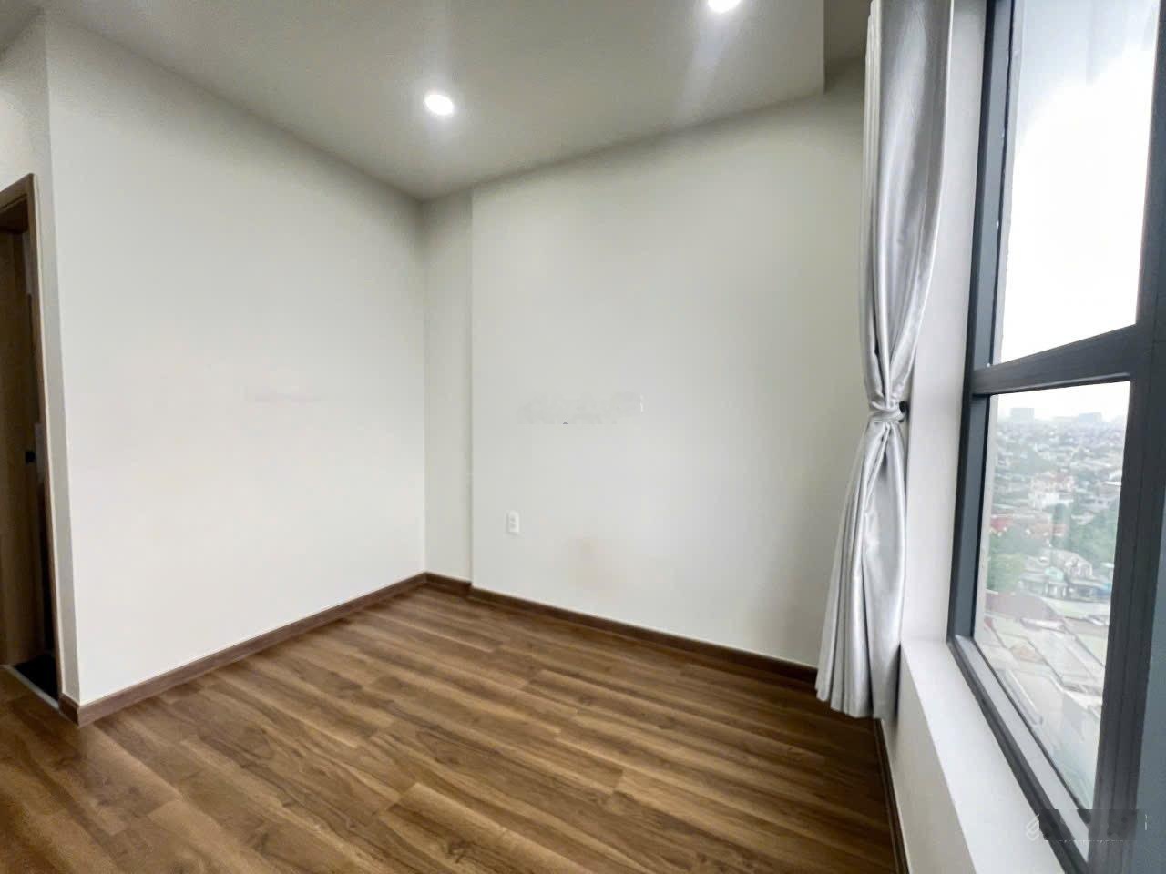 Cần bán gấp căn hộ 2PN full sổ. Tầng cao hướng mát. Ngay Vincom Dĩ An. Chợ Dĩ An - TT Dĩ An 37tr/m2