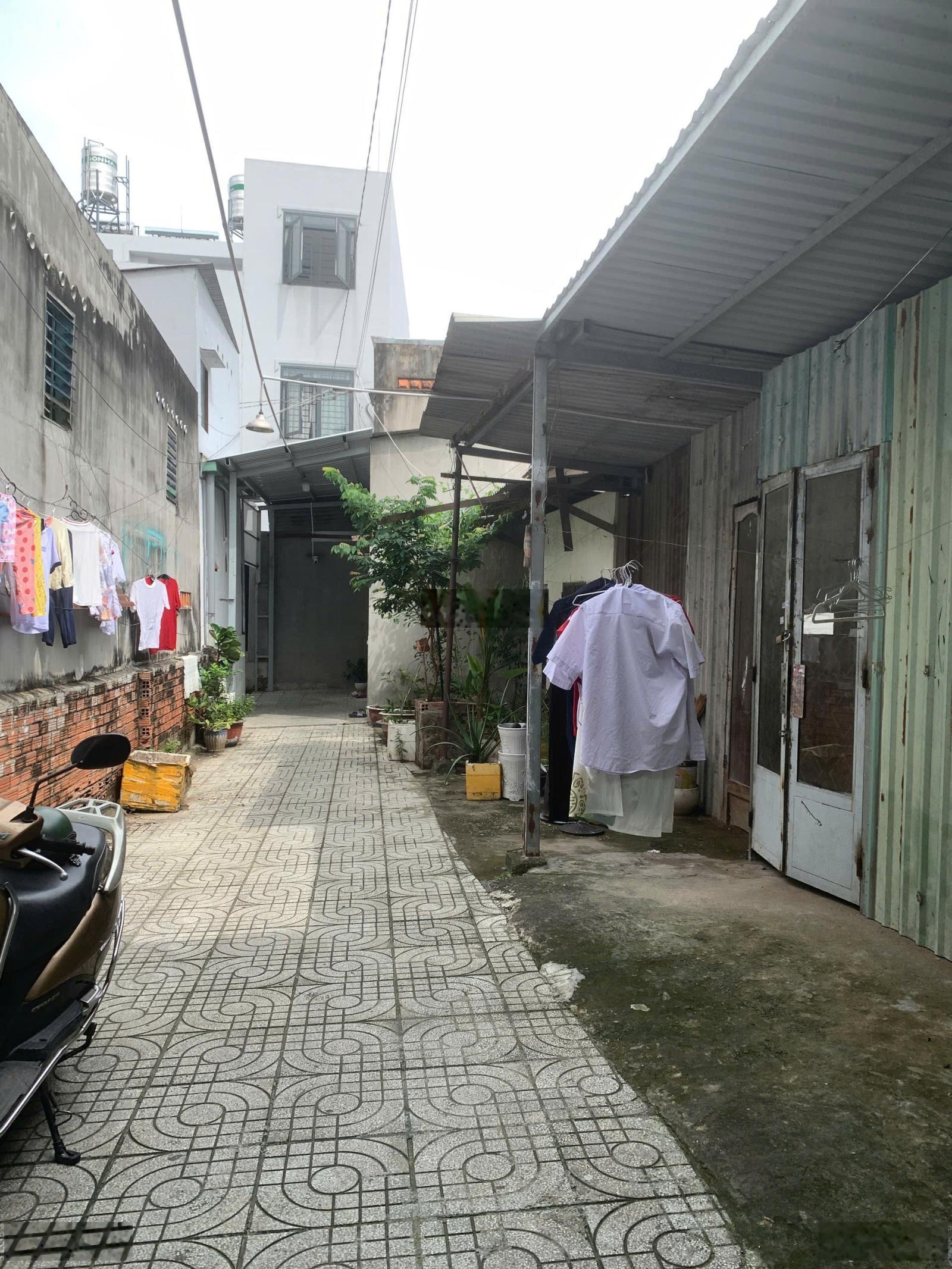 Hàng hiếm! Nhà 68m2 hiện hữu| 2 tầng| Có sân đậu xe trước nhà| đường Phú Định P. 16 Quận 8