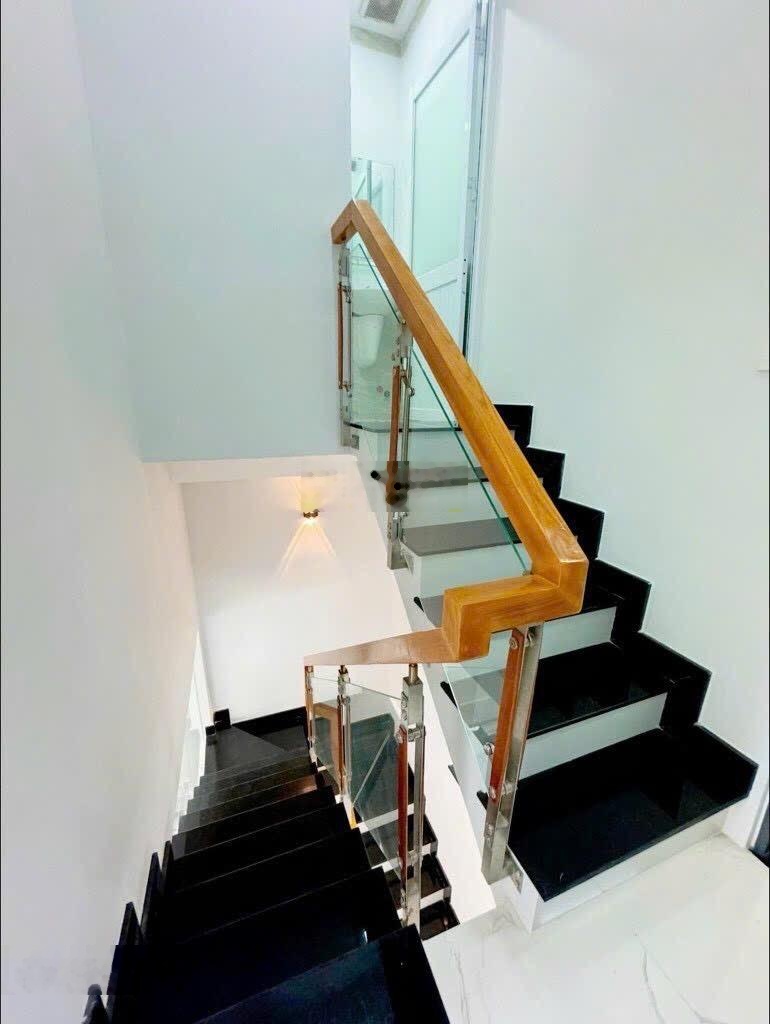 Bán Nhà riêng tại Bình Chánh, 2,8 tỷ, 10m2, 3PN, 2WC, pháp lý đầy đủ, Hot! uy tín