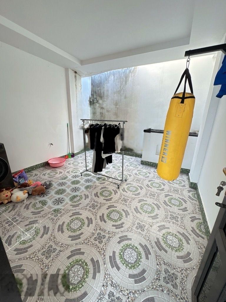 Hẻm xe tải thông, nhà 5 tầng, ngang 4,2m, vị trí kinh doanh tốt, Quang Trung, Gò Vấp, nhỉnh 9 tỷ