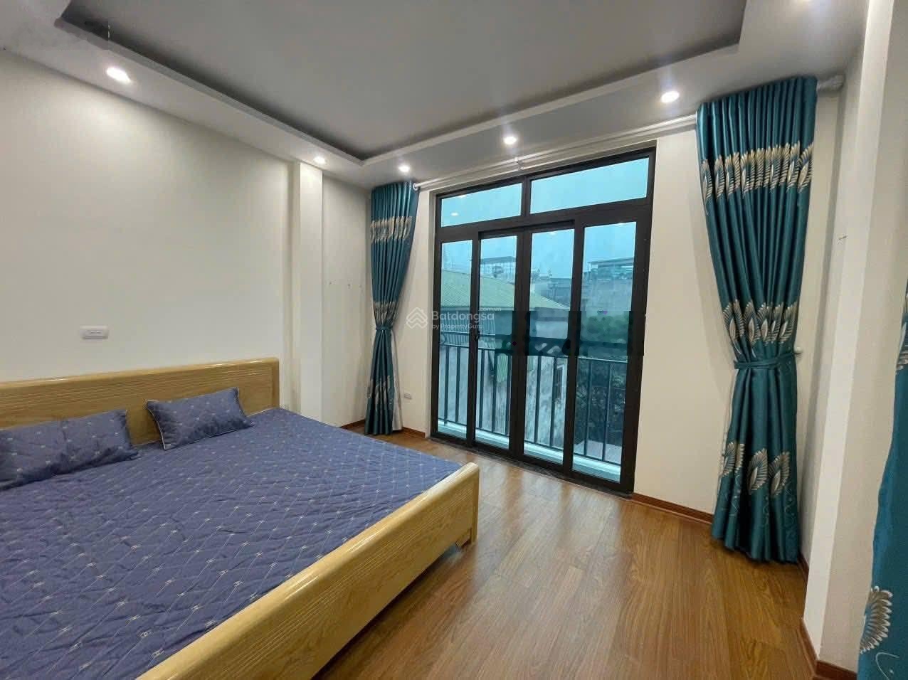 Bán nhà tổ 11 Yên Nghĩa Hà Đông, dân xây full nội thất, vị trí trung tâm