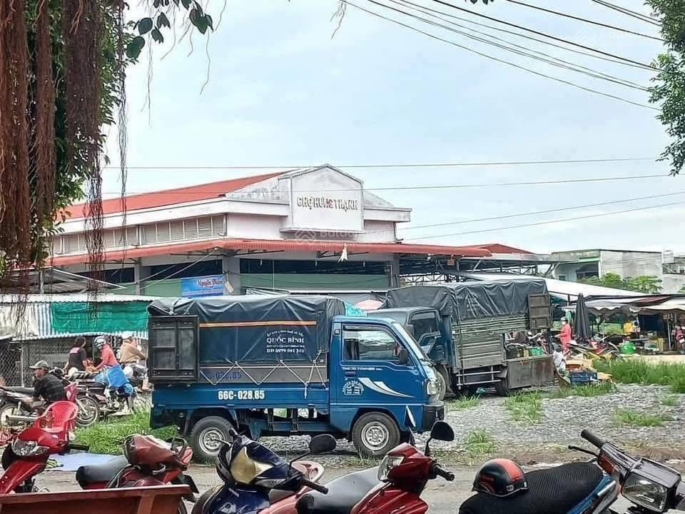 Bán đất nền cách chợ Hưng Thạnh 30m (Tân Phước , Tiền Giang). Giá 360 triệu