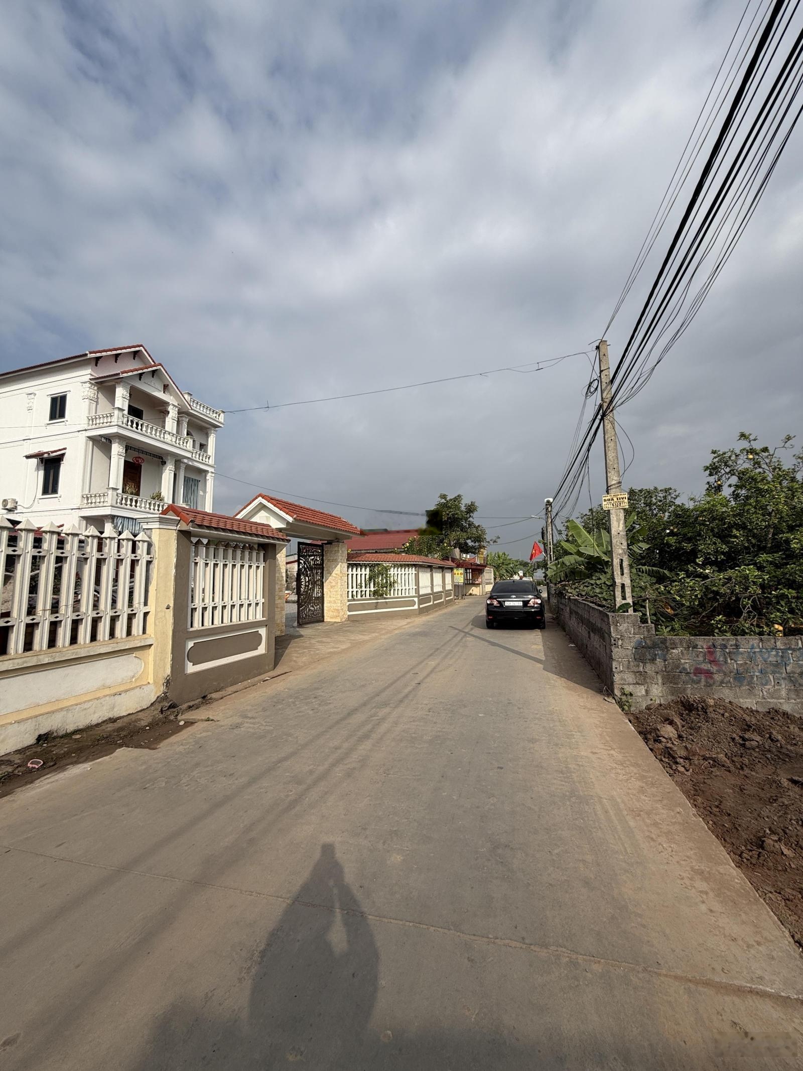 Lô đất mặt đường thôn thanh kỳ ( chí minh )