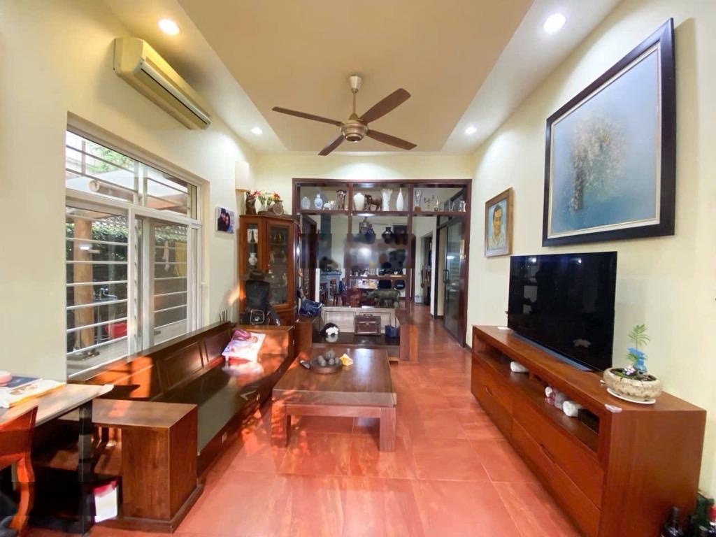 Bán gấp khu víp - kinh doanh vỉa hè hai bên căn góc - minh khai 98 m , mt 6 m giá 36 tỷ