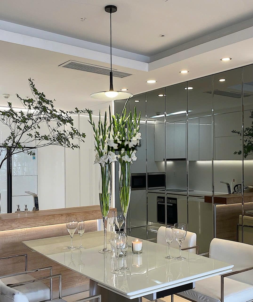 Rất cần bán căn hộ Cantavil Premier, DT 111m2, 3 PN, 3 ban công,lầu trung, sổ hồng. Giá tốt 11 tỷ.