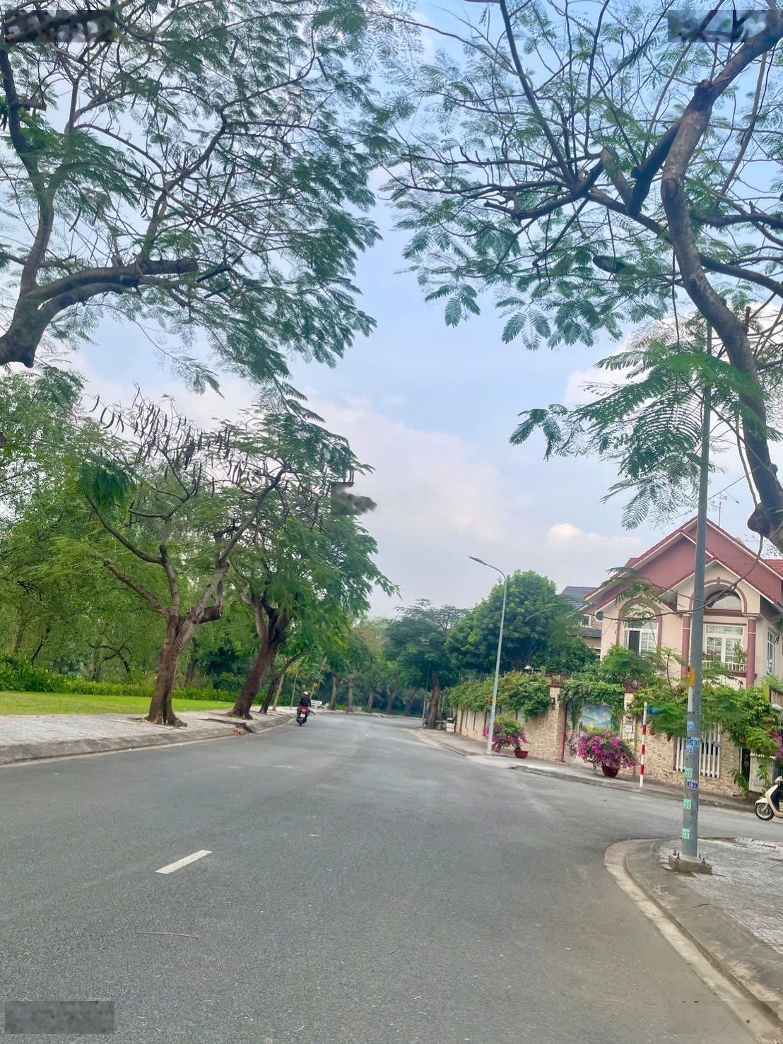 Bán nhà KDC Nam Long - Trí Kiệt, DT: 112m2 (7x16) XD: Trệt, 2 lầu, ST, đã hoàn công, giá 15.5 tỷ