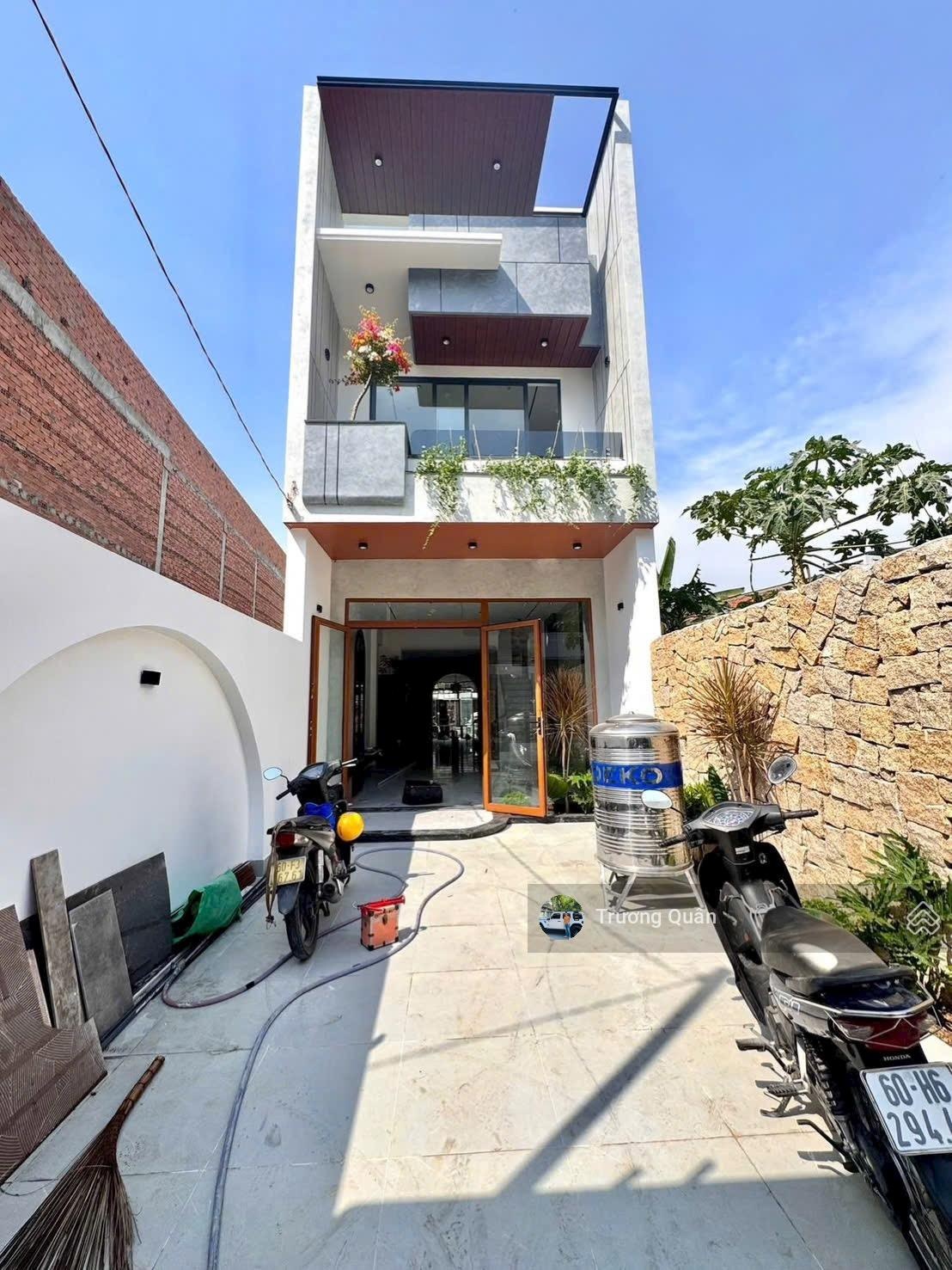 Bán nhà phố mới - vị trí đẹp ngay giáo xứ lộc lâm - phường hố nai đường thông thoáng