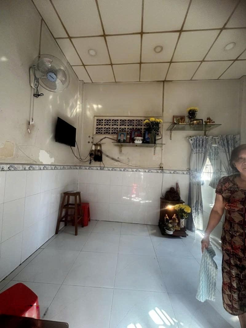 Bàn nhà hẻm ô tô thông Cộng Hòa, Tân Bình, 4.4x12.6, chỉ nhỉnh 4 tỷ