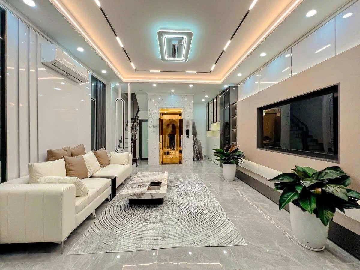 Bán nhà Xã Đàn- hồ đắc di, Đống Đa 45m2, 7 tầng thang máy, ngõ nông, ô tô gần, full nội thất