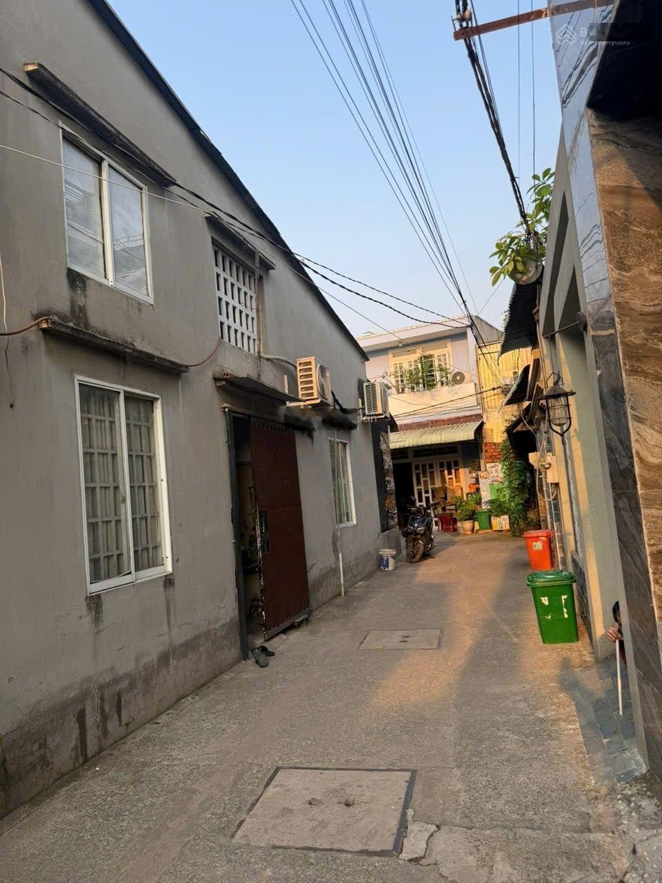 Nhà mới ăn tết mới - hẻm xe hơi thông 4m tiện kinh doanh - trung tâm tăng nhơ phú q9