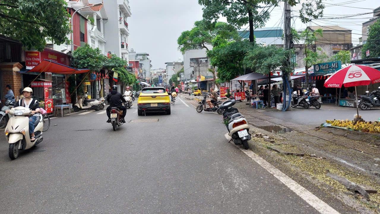 Trước đất ô tô tránh, phố Thượng Thanh bán đất 65M2, gần dự án HIMLAM, chưa đến 12 tỷ