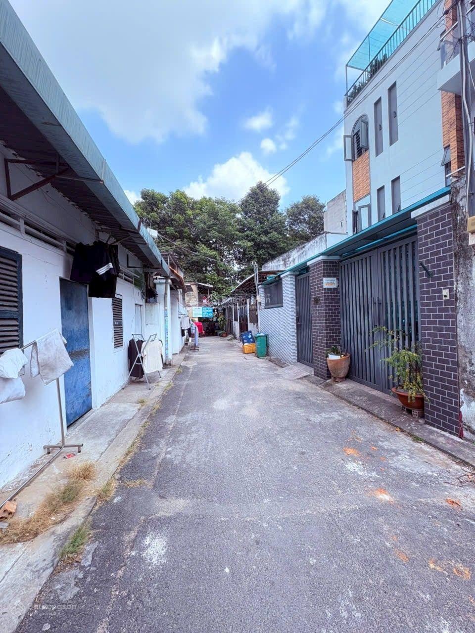 Lô đất siêu vip đường 385 - 62m2 - hẻm xe hơi 4m thông mọi hướng - quận 9