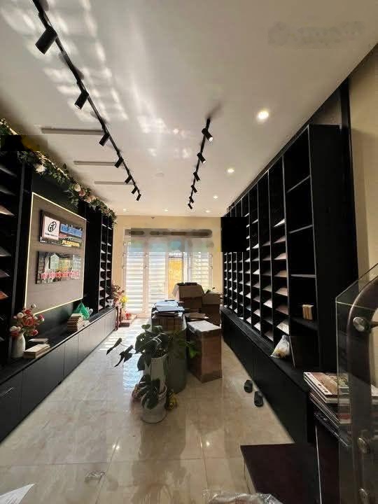 Bán nhà trung tâm Đống Đa kv Láng Hạ, phân lô oto tránh DT 51m2, 4 tầng MT4m, giá hơn 20 tỷ KDVP