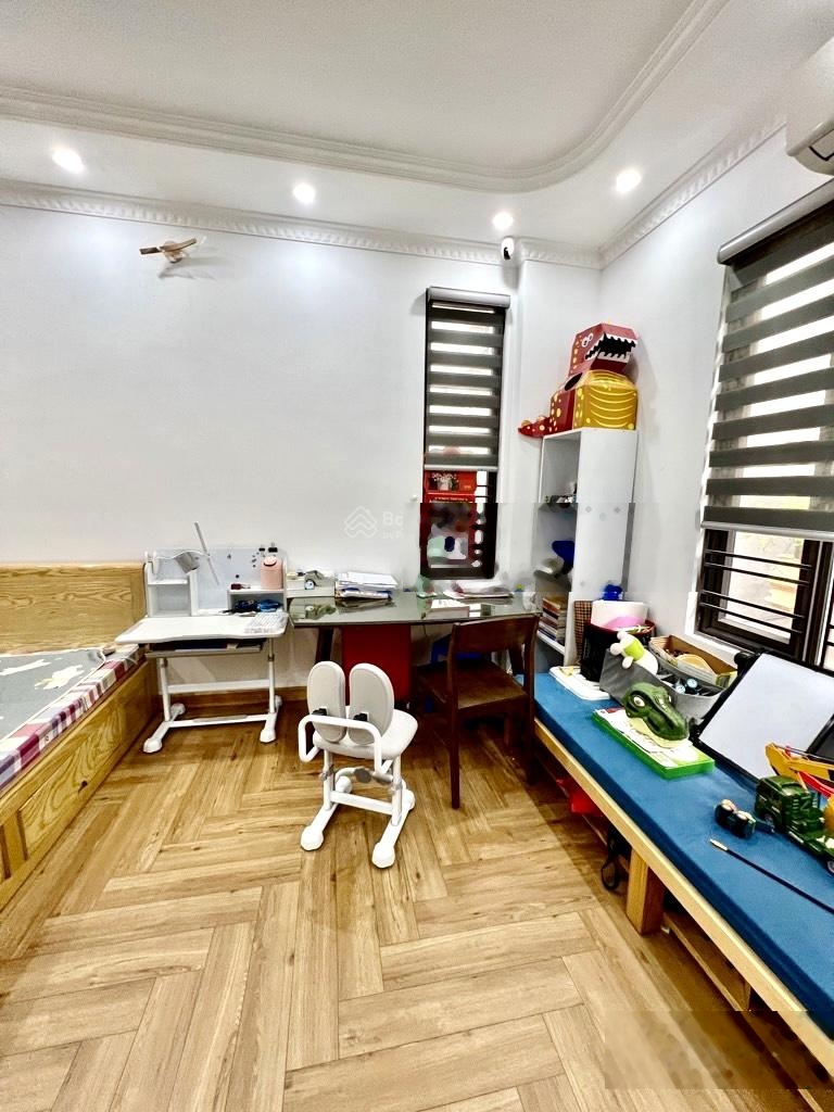 Bán nhà dân xây 6 tầng thang máy Kim Ngưu Hai Bà Trưng ngõ đẹp tặng nội thất giá rẻ so với khu vực