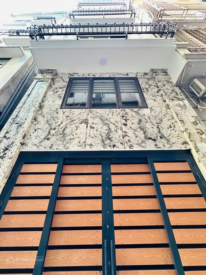 Ô tô đỗ cổng nhà phố Minh khai, ngõ nông thông kinh doanh sầm uất, Thang Máy,2 thoáng sáng 46m*5T