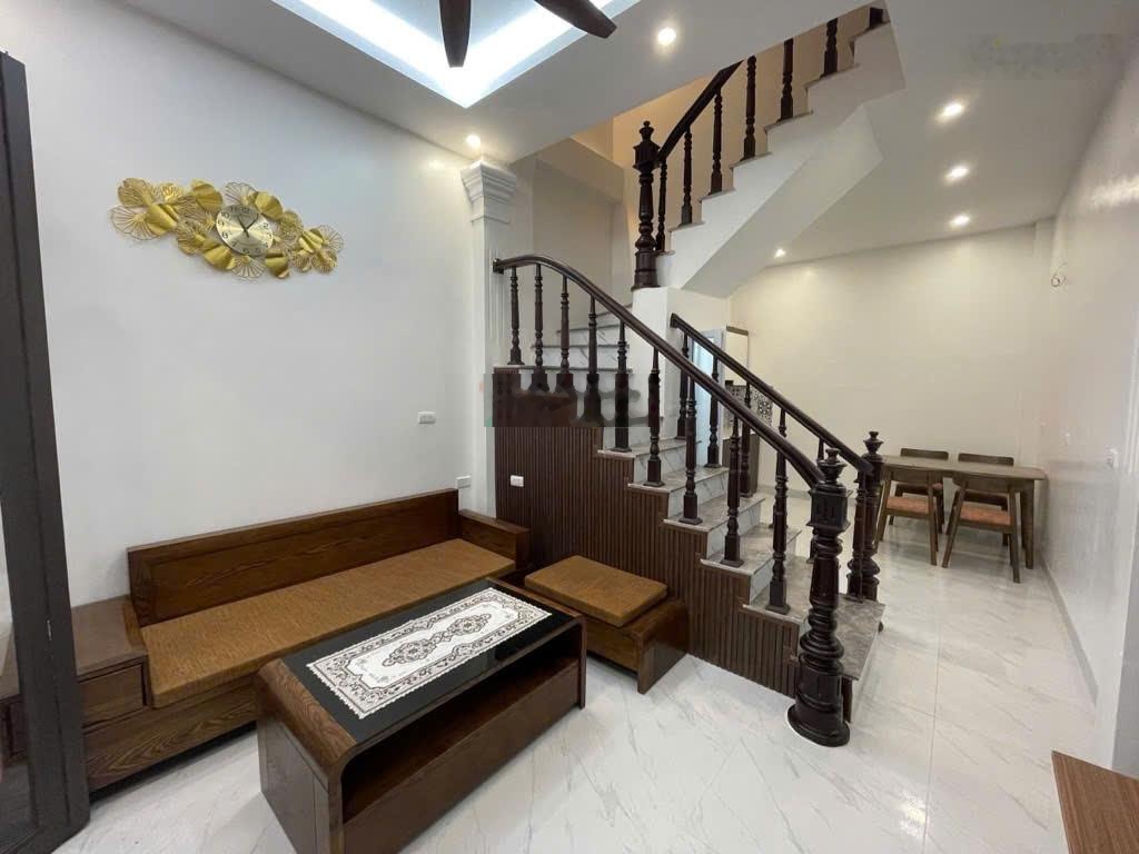 Bán nhà phố bạch đằng 30m x 3t, giá 6 tỷ, lô góc, gần chợ.