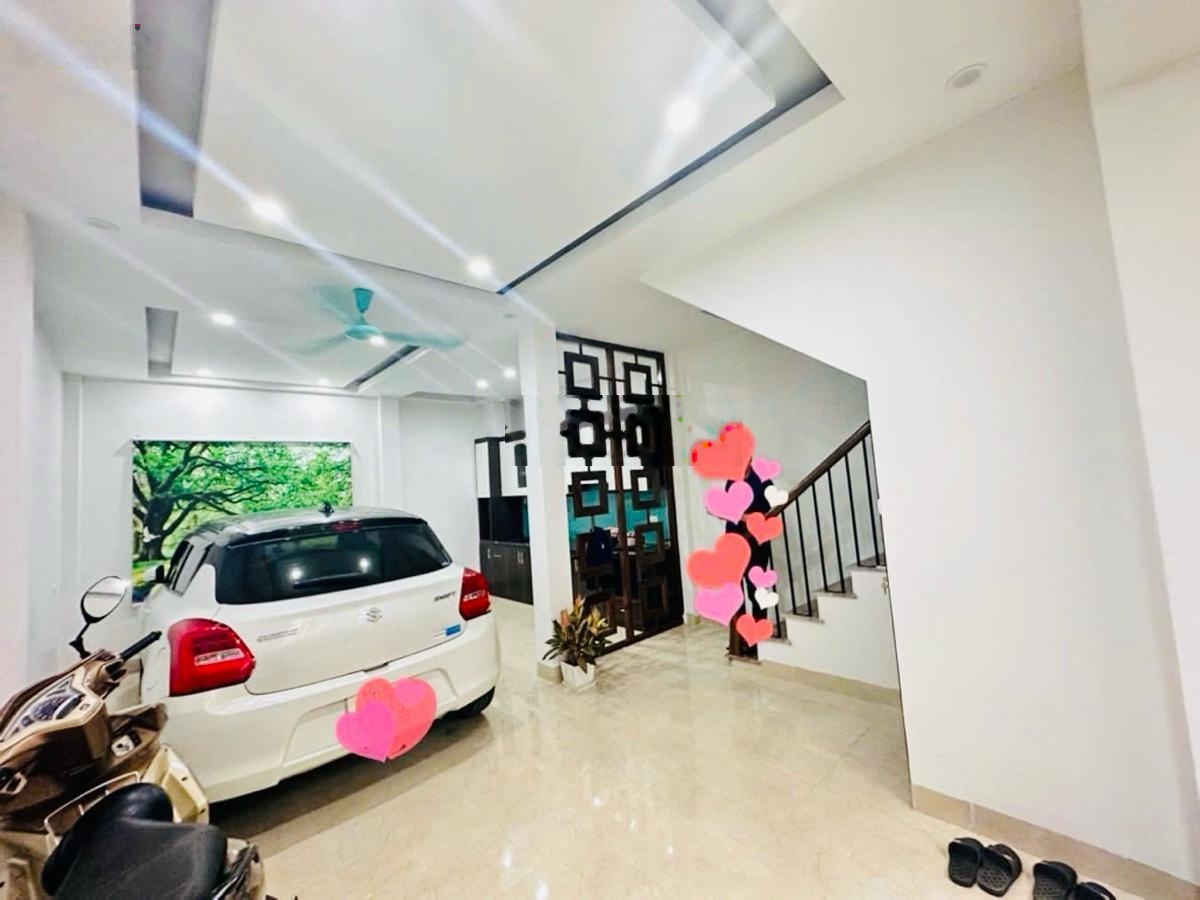 Siêu hiếm Xuân La Tây Hồ | Ô tô ngủ trong nhà | Lô góc nở hậu | 5 tầng MT 5m | 11.5 tỷ