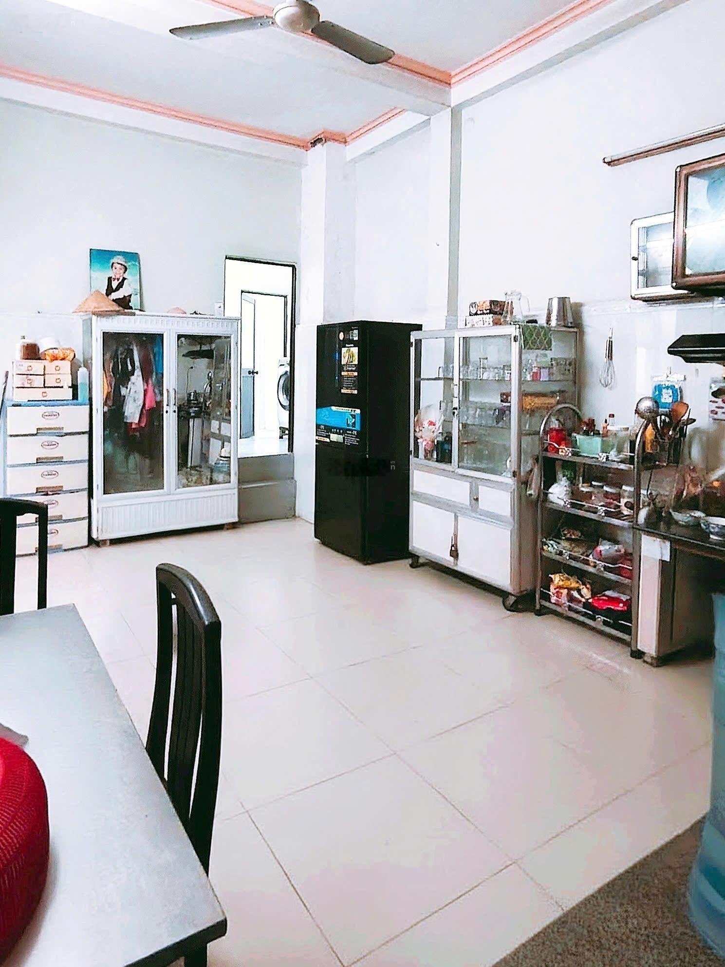 Xuất cảnh bán gấp - Bán nhà Lý Văn Phức 80m² 4 tầng - 27 tỷ