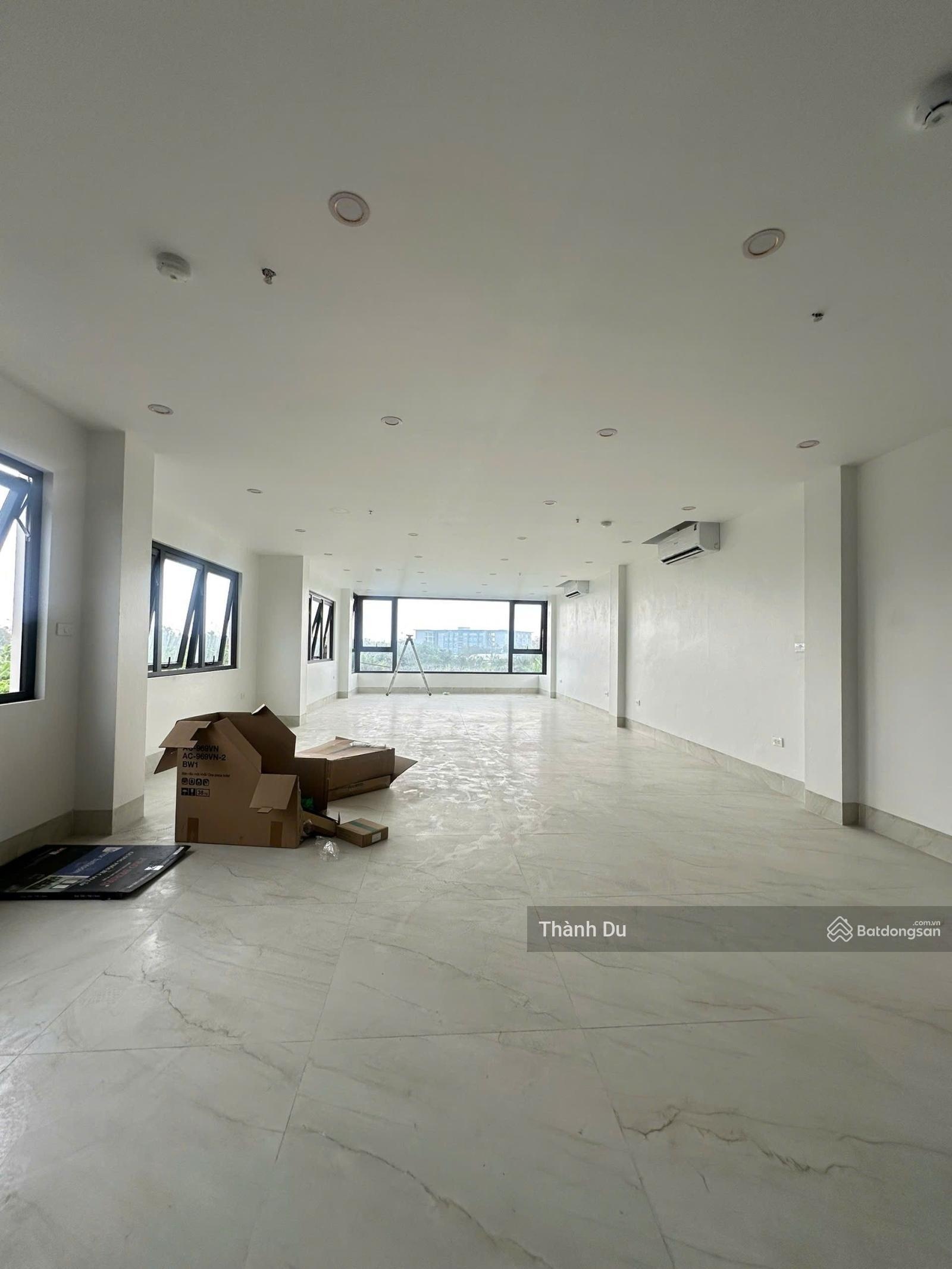 Cho thuê mặt bằng văn phòng - nam đuống - long biên - nhà mới tinh giá 8tr/1 sàn 90m2