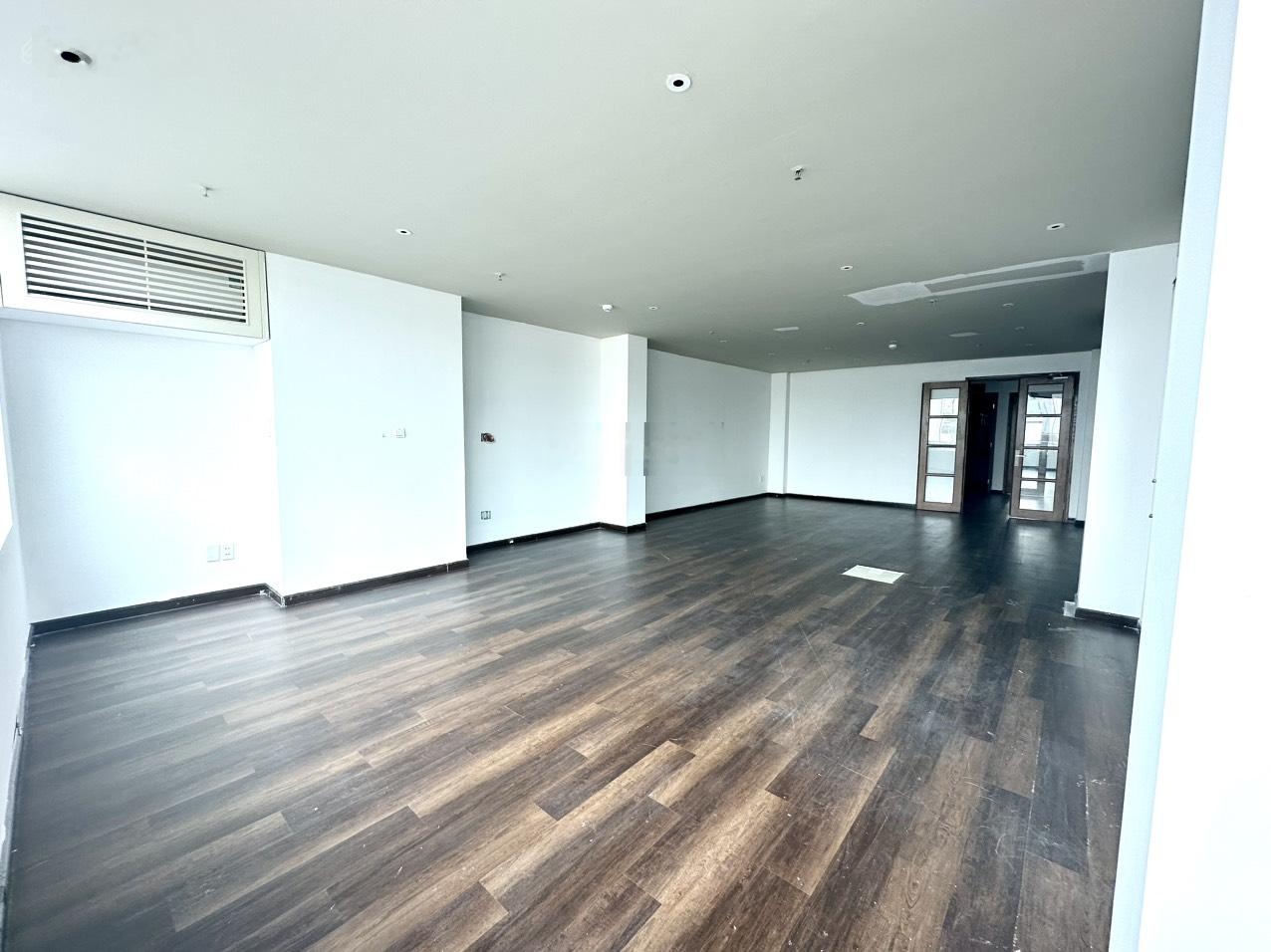 Cho thuê Văn phòng vuông vắn giá rẻ tại 116 Nhân Hòa - Thanh Xuân